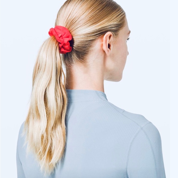 🆕 Lululemon Uplifting Power Mesh Scrunche New With Tags - Picture 2 of 7